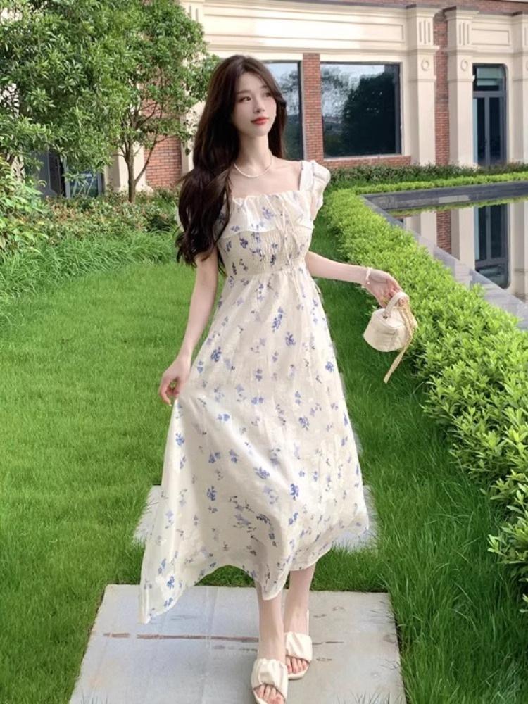 French Square Neck Bubble Sleeve Dress 2026 Summer New Style Waist Thin Jacquard Dress Mori