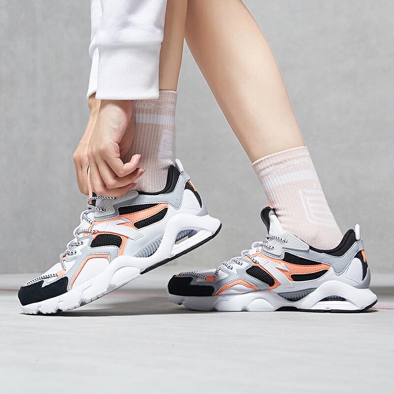 Anta Retro Low-Top Running Shoes Women Sneakers White Gray Black 92945535-1