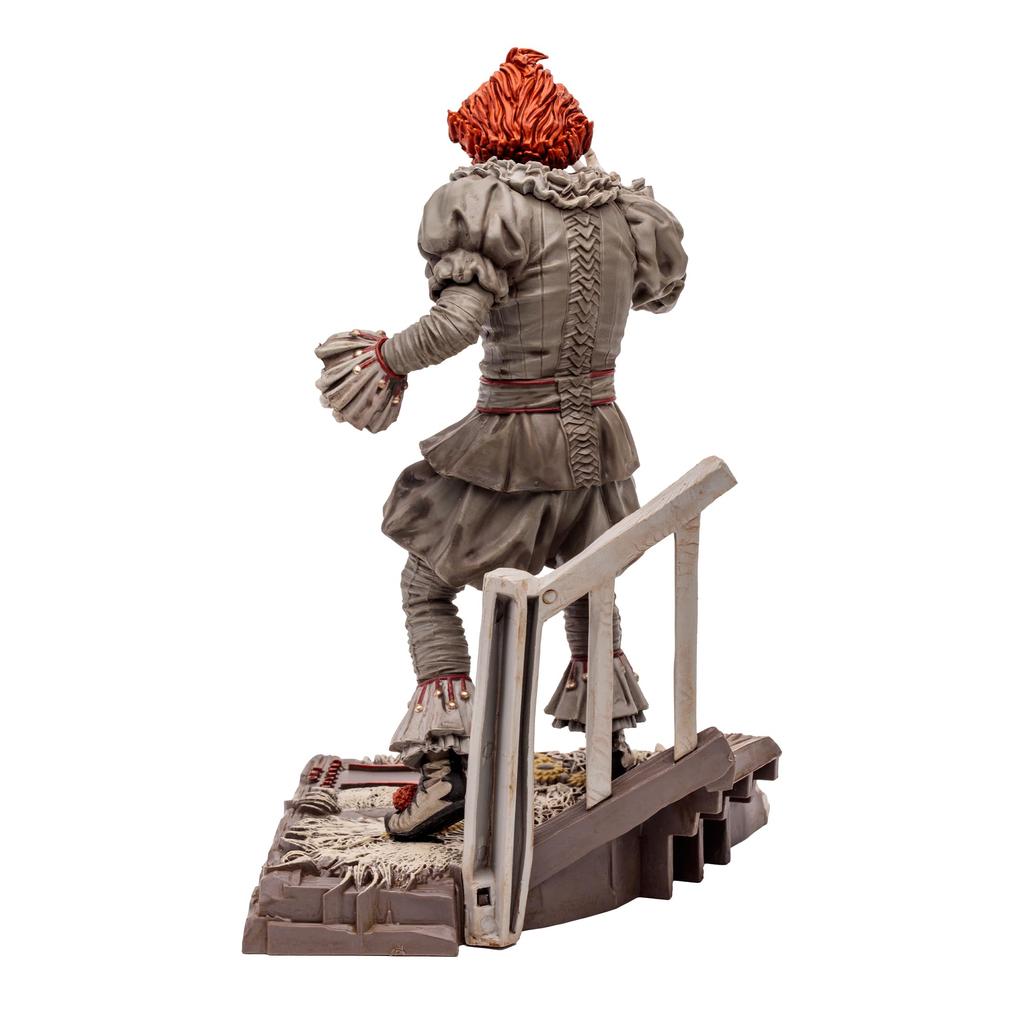 McFarlane Toys - WB 100: Pennywise (It Chapter Two) Movie Maniacs 6-inch Pose Figure