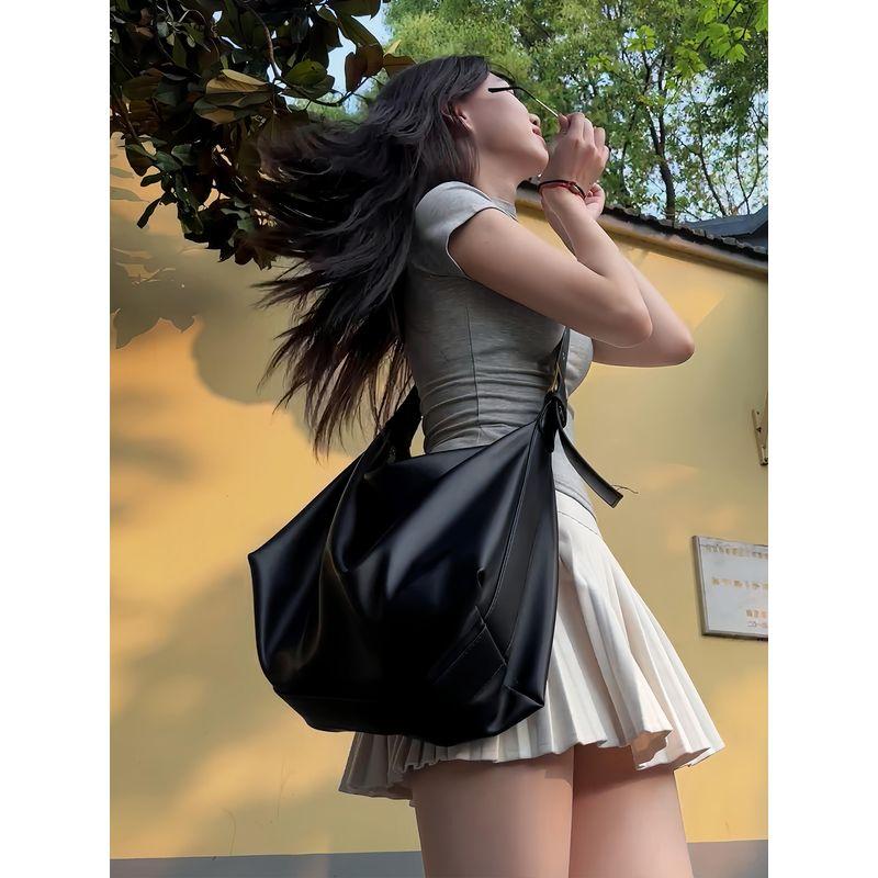 

Super Hot Black Tote Bag Women s 2025 New Arrival Large Capacity Work Clothing Fancy Western Style All-Matching Crossbody Big Bag Black