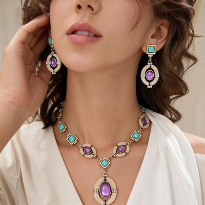 Collier pendentif géométrique ovale creux en résine incrustée de diamants collier élégant rétro luxe léger