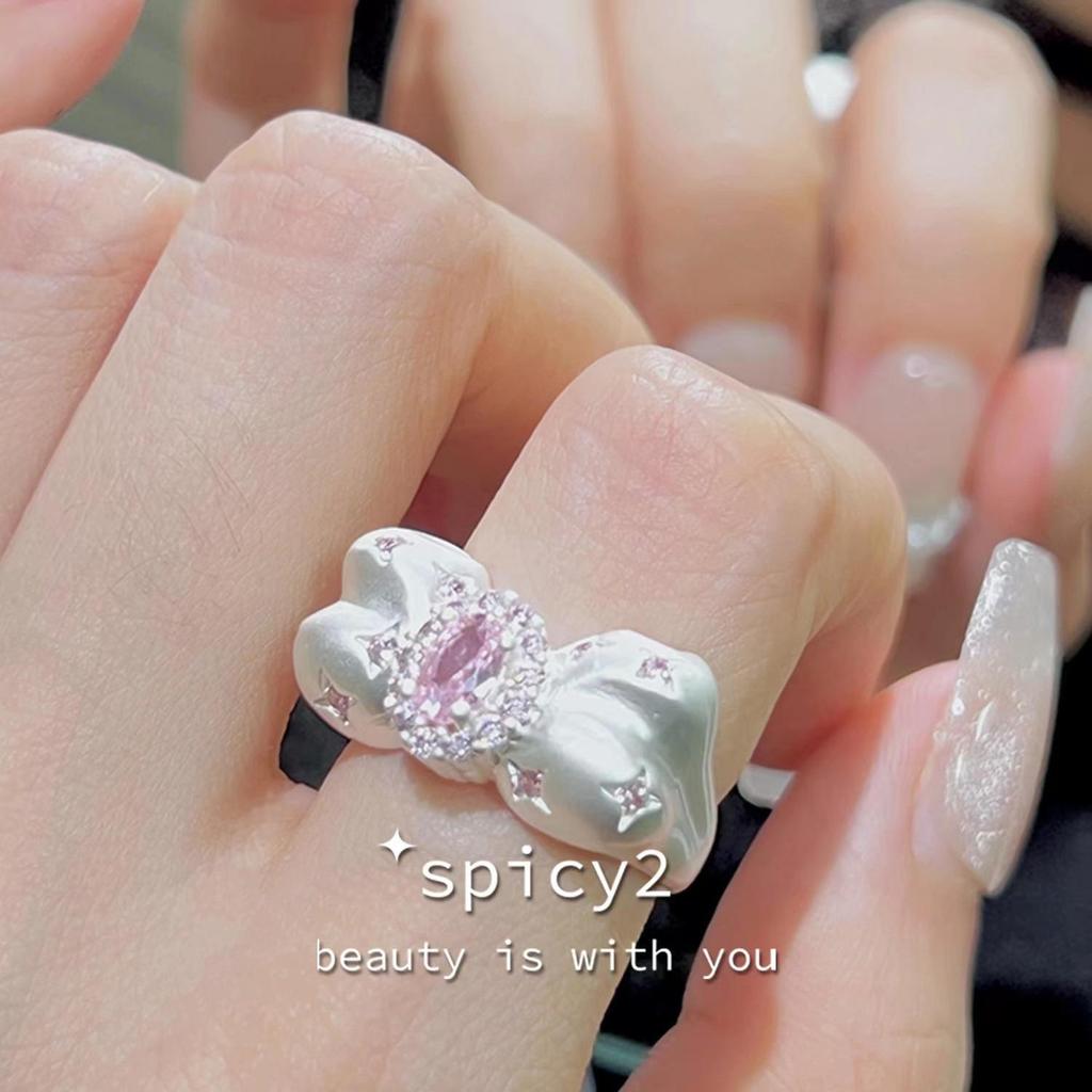 Niche Design Butterfly and Snake Rings: Stylish High-End Jewelry Set for Trendy Girls