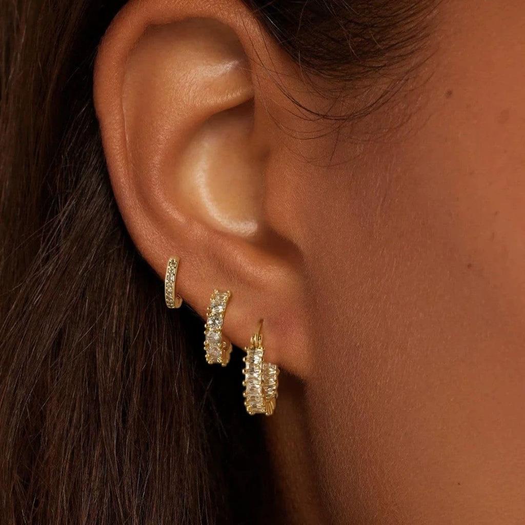 Trendy Gold Color Sparkling Zircon Huggie Stud Earrings for Women Hip-hop Punk Stackable Hoop Earrings Party Daily Wear Jewelry