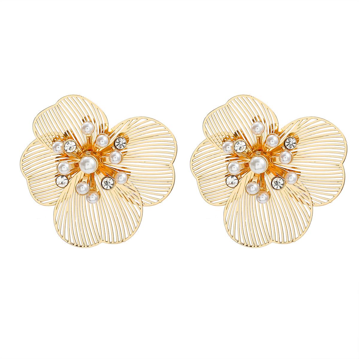 

Pinkdudu Minimalist Floral Stud Earrings Gold Plated Zinc Alloy Stud Earrings Flowers with Metallic Veining Earring PD2210 золотой