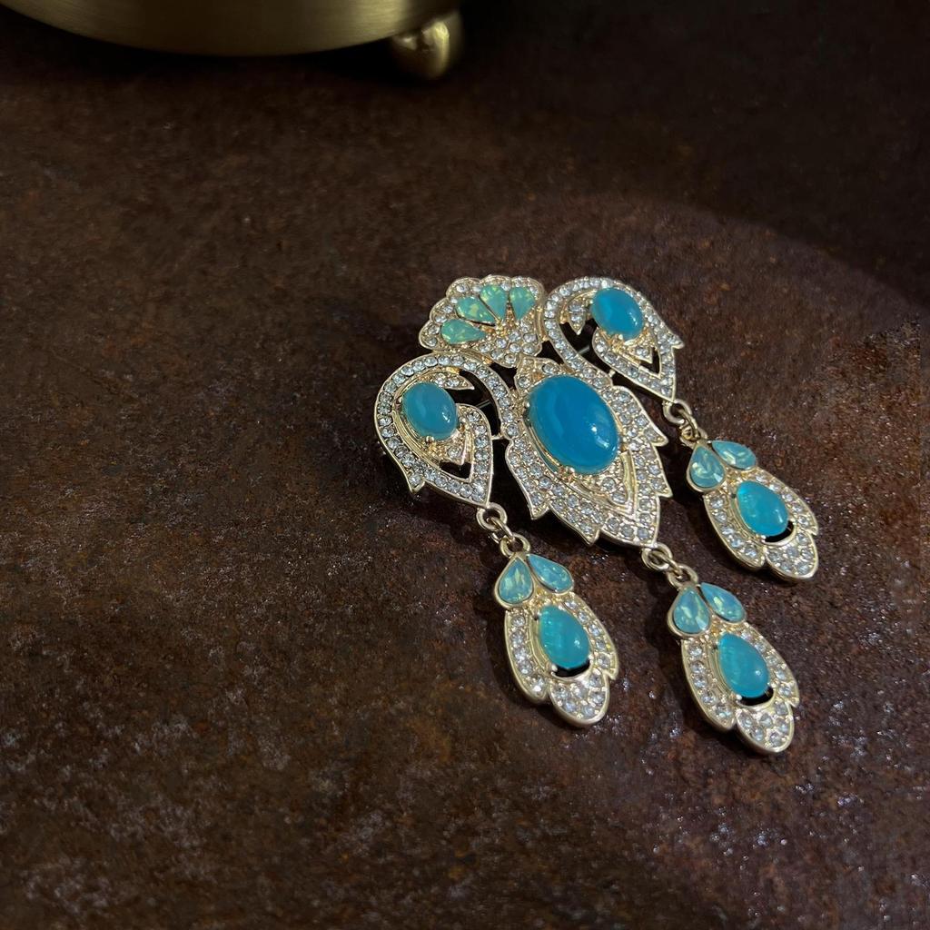 Vintage Baroque Cross Brooch Alloy Classic Retro Jewelry For Men And Women
