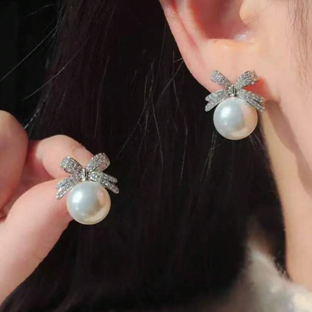 1 Pair Women's Silver Needle Earrings with Diamond Imitation Pearl Inlay Fashionable Niche Design Elegant Jewelry Earrings