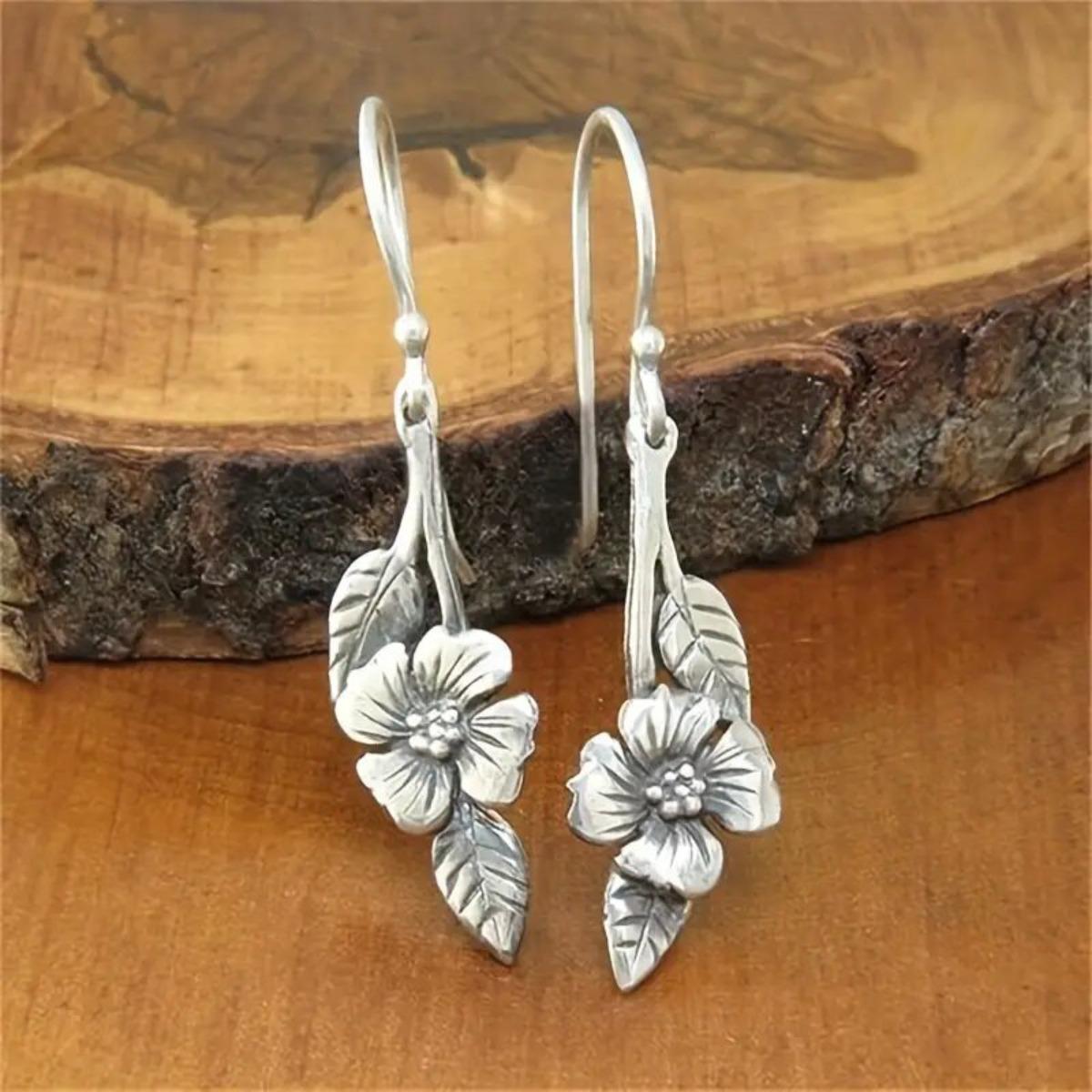 Floral Leaf Long Dangle Earrings Retro Niche Design Earrings серый