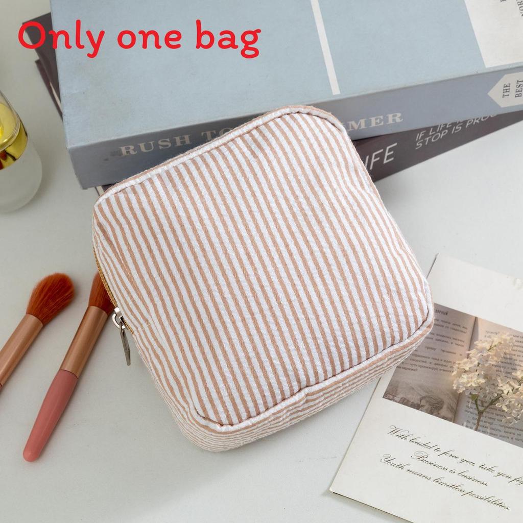 Travel Organizer Bag With Bubble Mesh Fabric For Womens Makeup And Small Accessories