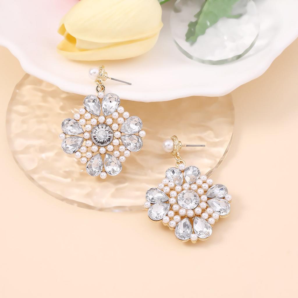 Bohemian style diamond-set rice beads colored four-leaf clover floral flower earrings, temperament imitation pearl earrings
