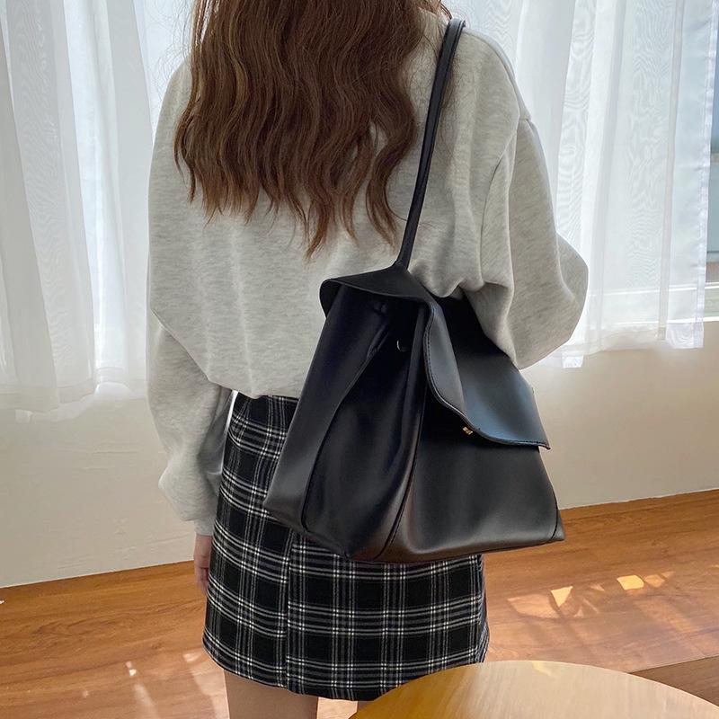 Retro Women's Niche Design Large Crossbody Shoulder Bag