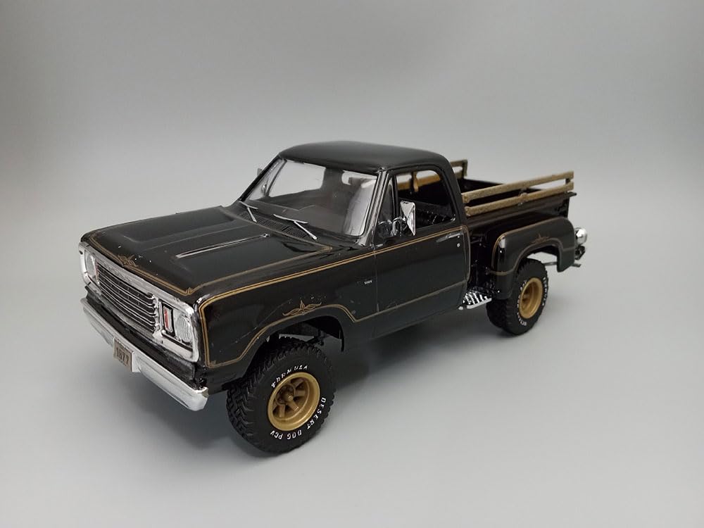 MPC 1/25 1977 Dodge Warlock Stepside Pickup Plastic Model Kit MPC983