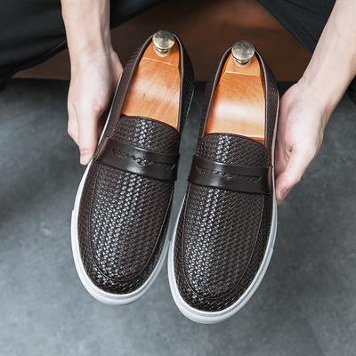 Nuevos Zapatos de Cuero Hechos a Mano para Hombre Casual Suela Blanda Cómodos Transpirables Marca de Diseñador Patrón Casual Oficina Citas Mocasines