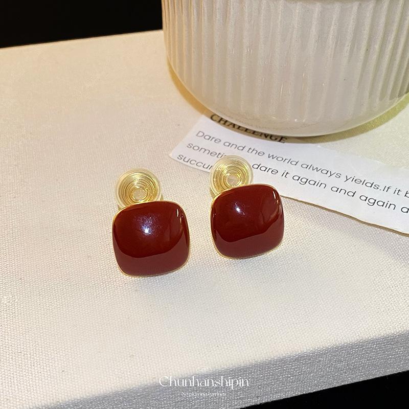 

Retro burgundy ear clips geometric temperament dripping oil mosquito coil disc earrings without ear piercings New Year s stud earrings women