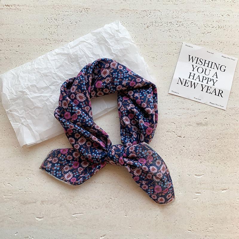 Quadratischer Schal aus Baumwolle und Leinen mit floralem Tupfenmuster - Retro & frisches Kopftuch