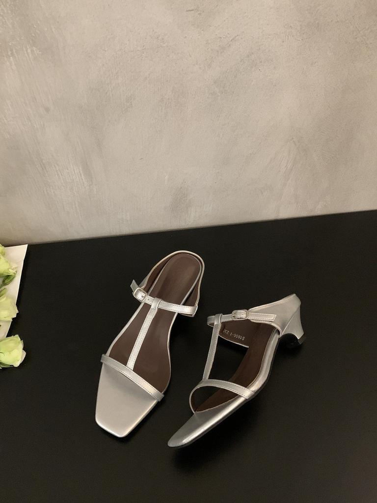 French retro niche thick heel cool slippers women's outer wear 2025 summer new open-toed hollowed-out vacation Roman sandals