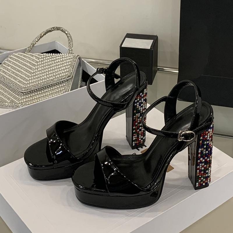 Mode Liyke Designer Sandales à Plateforme en Cuir Verni pour Femmes Été Mode Couleur Strass Cristal Carré Talons Hauts Chaussures de Fête Bal de Promo