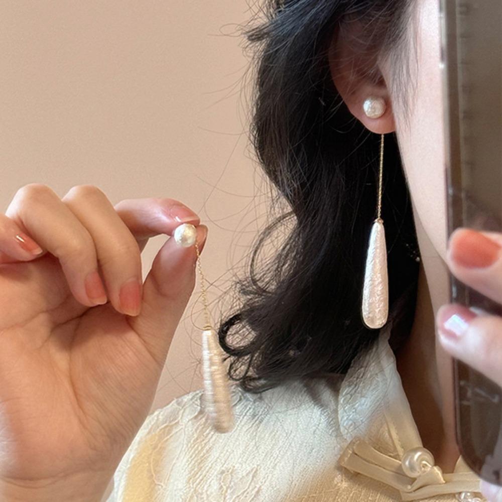 French Retro Flower Butterfly Pearl Fringed Earrings Light Luxury High-end Stud Earrings Niche Versatile Earrings Women