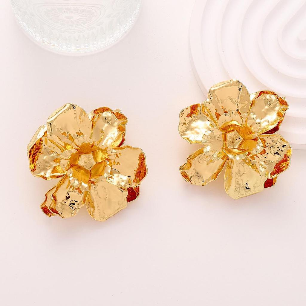 Z High-End Metal Pleated Flower Earrings: Unique, Bold, Heavy-Duty Design for Women