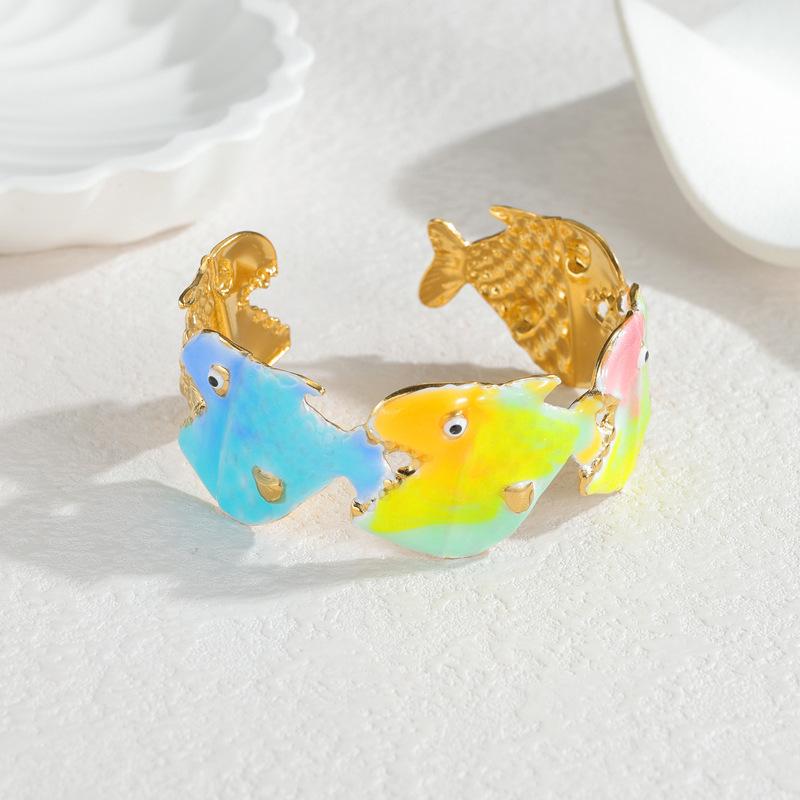 18K Gold Ocean-Style Fish Bangle: Women's Sweet Dopamine Design In Titanium Steel.