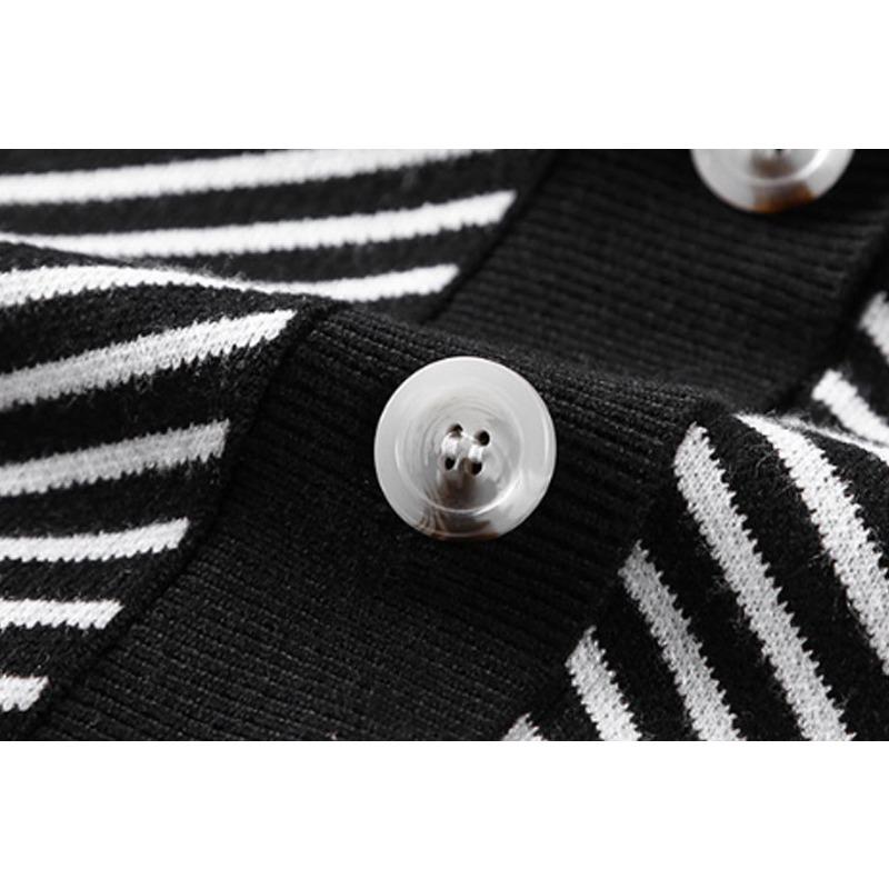 Striped Knitted Cardigan Women's Loose Sweater Single Breasted Buckle Casual Long Sleeved Jacket Warm Comfortable Commuter Tops Autumn and Winter