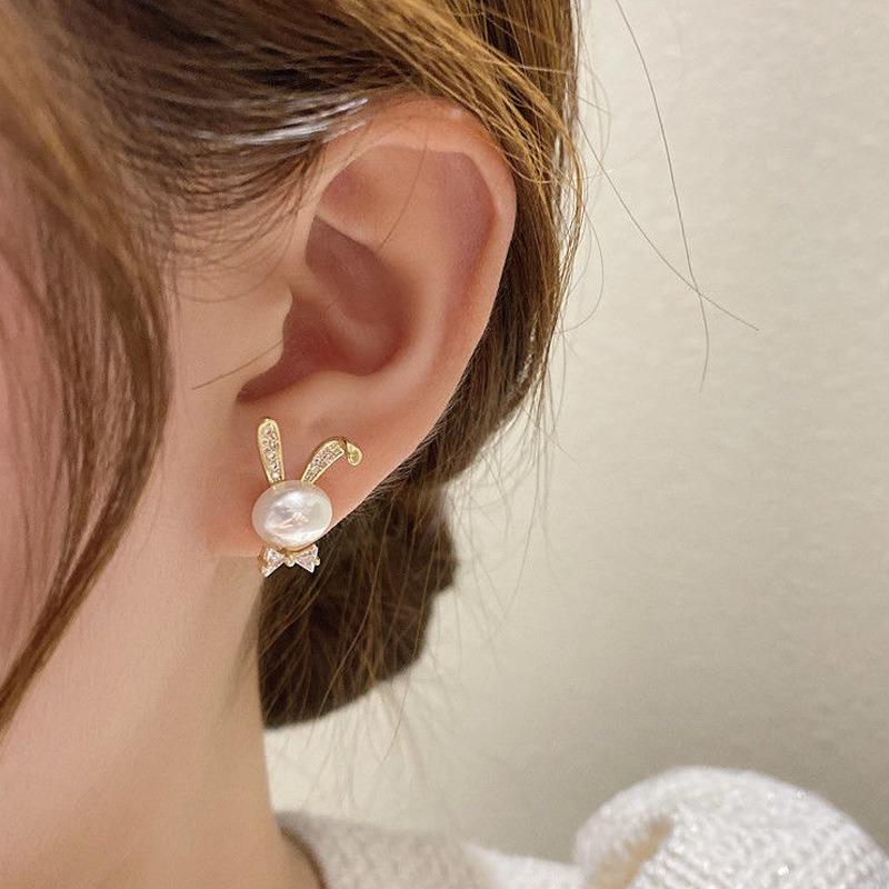 Cute bunny new trendy stud earrings for women's autumn and winter niche simple silver earrings Korean earrings earrings