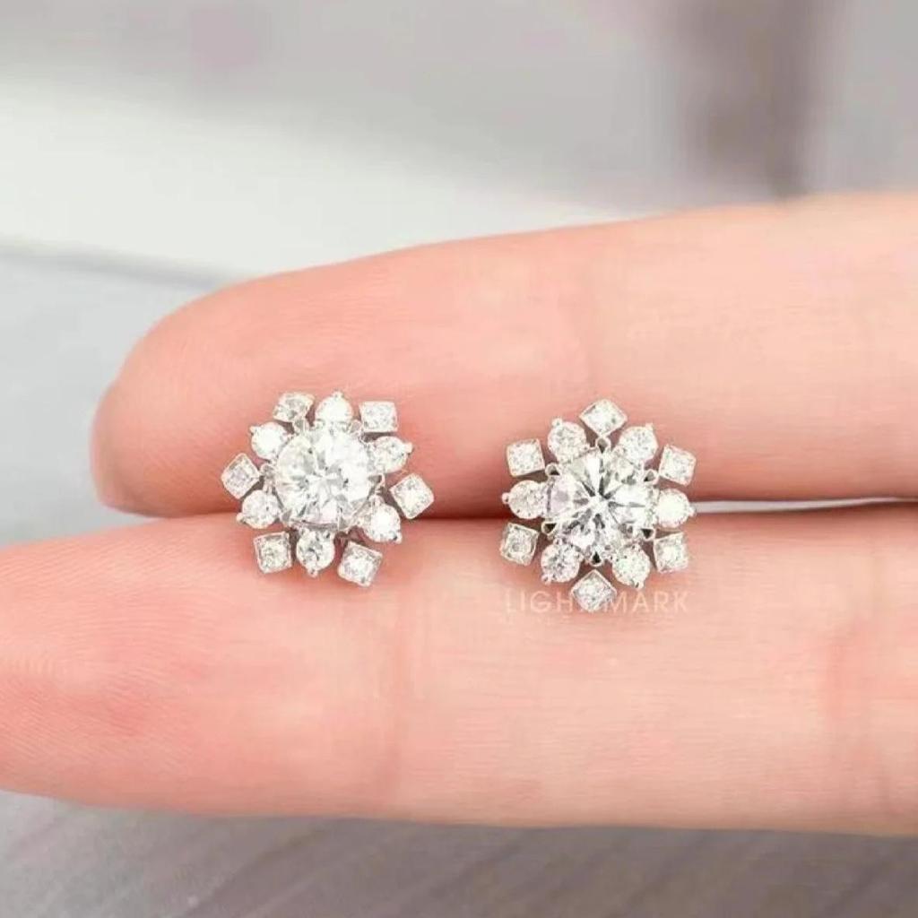 S925 Sterling Silver Moissanite Snowflake Stud Earrings for Women - Sparkly, Elegant, and Fashionable Jewelry