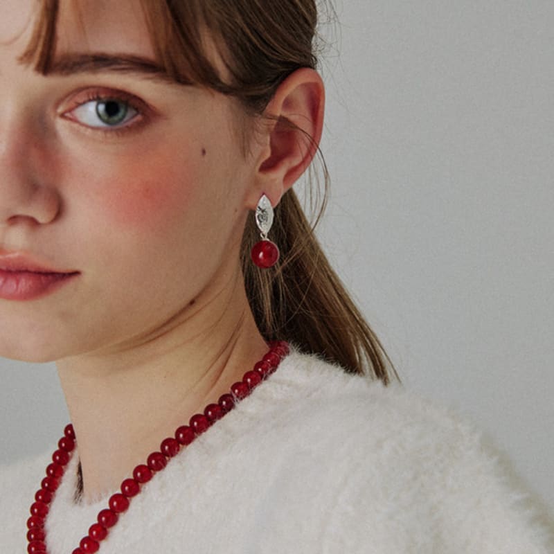 etrive Leaf Earrings_Red Carnelian