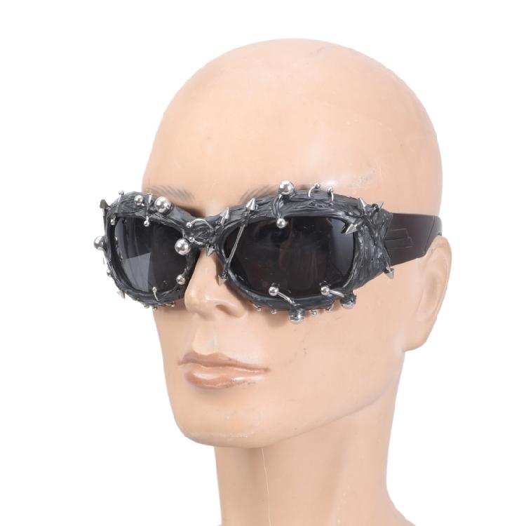 Stylish Rivet Frame Sunglasses with UV380 Protections for Women Men Unisex Everyday Use Eyeglasses Dance Show Props