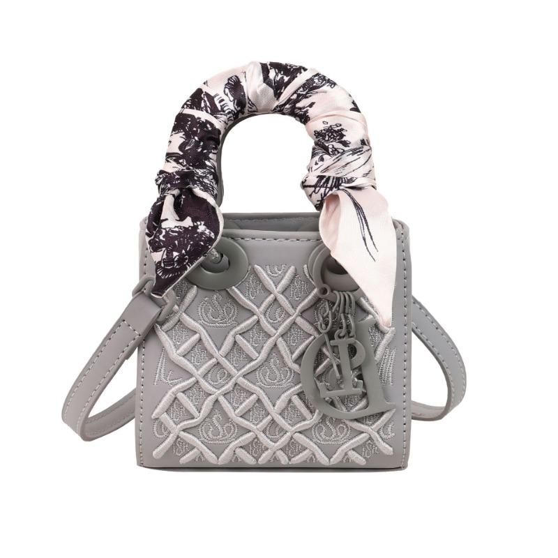 High-end messenger bag new embroidered diamond princess diana bag versatile fashion silk scarf single shoulder handbag bag women