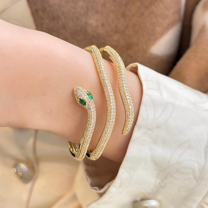 Zirkon dreilagiges Serpentinen-Öffnungsarmband Neues chinesisches Designarmband Mode leichter Luxus personalisierter Schmuck Frauen