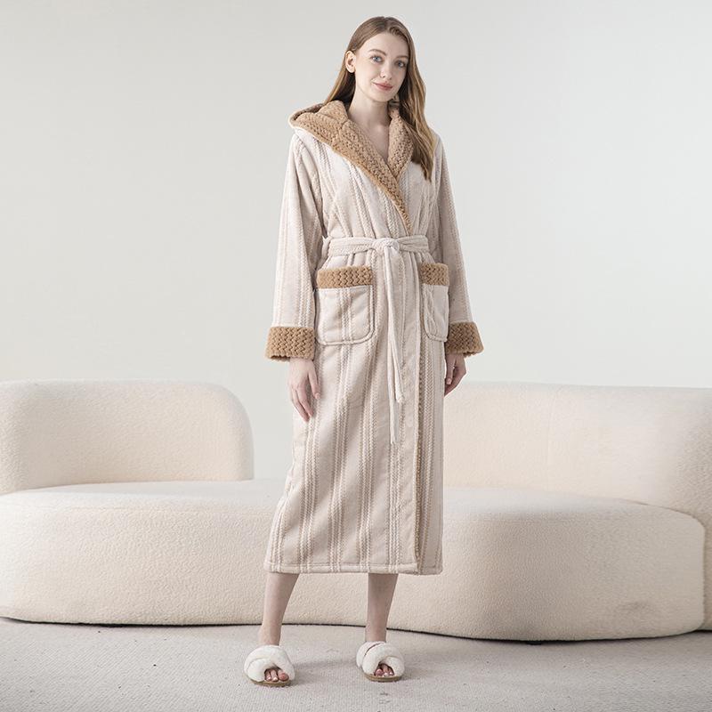 In-Stock Extra Long Hooded Jacquard Velvet Women's Bathrobe and Pajamas for Autumn/Winter