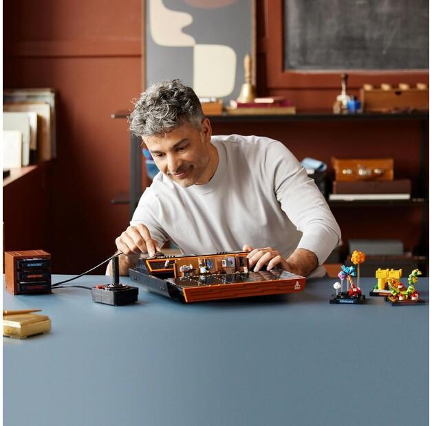 LEGO ICONS 10306 Atari 2600