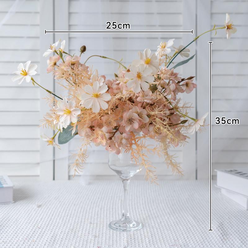 Individuell gefertigtes weißes europäisches florales Tafelaufsatz für Hochzeiten