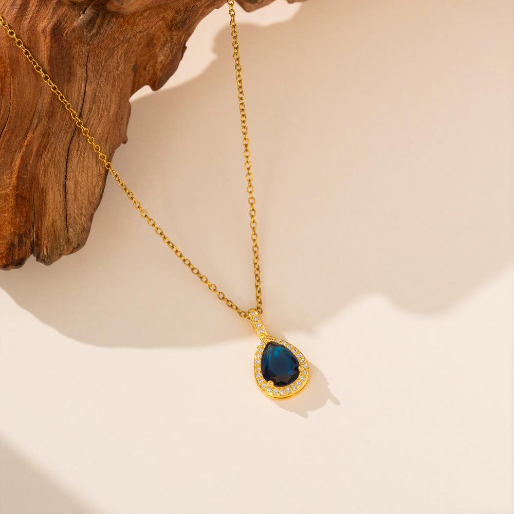 Korean Style Zirconia Water Drop Necklace: Fashionable, Versatile Clavicle Chain with Exquisite Light Luxury Design for Women