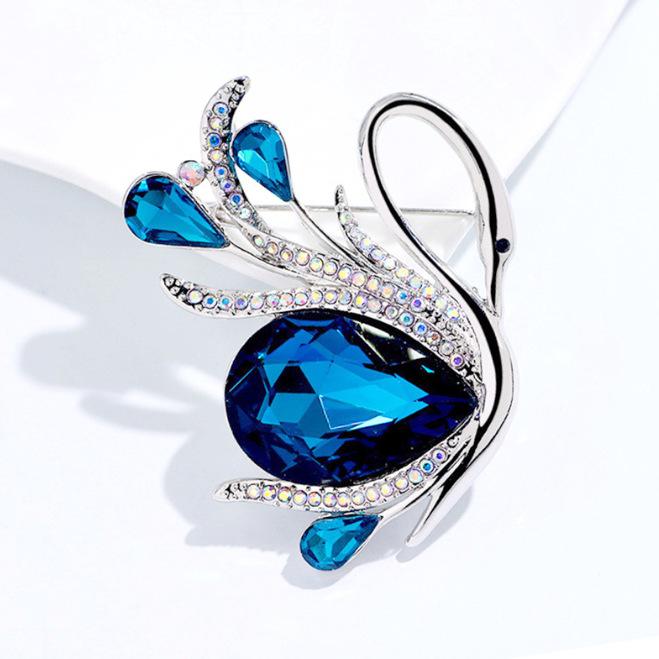 

Vintage Blue Crystal Swan Brooch for Women Rhinestone Animal Lapel Pin Jewelry Elegant Party Accessories озеро синього кольору