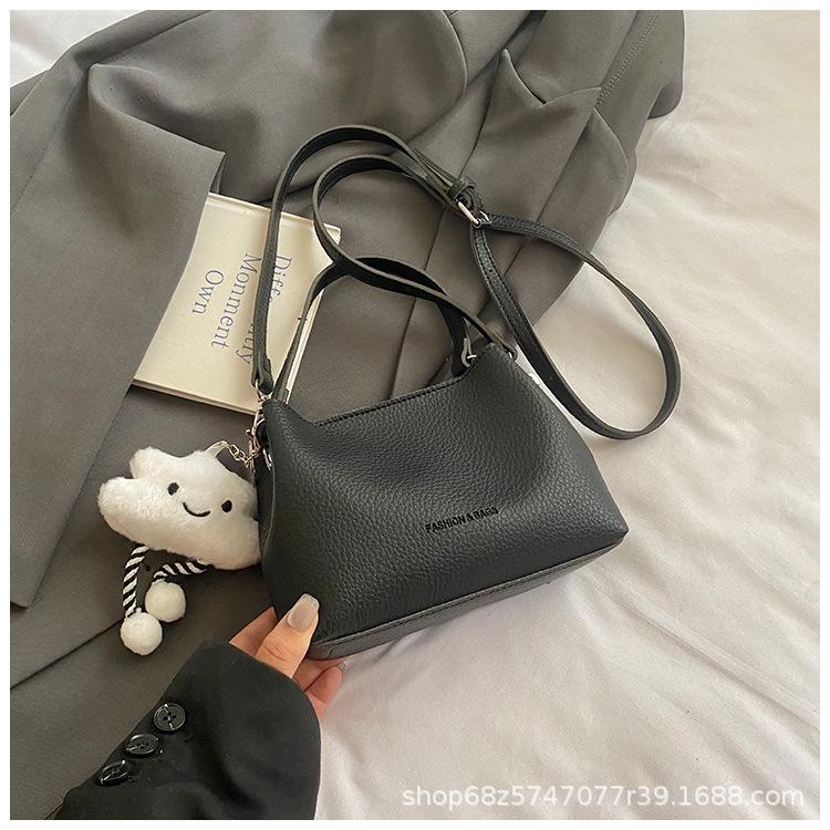 

Korean version of fashion bucket bag 2025 new trend versatile women crossbody niche popular super fire shoulder bag