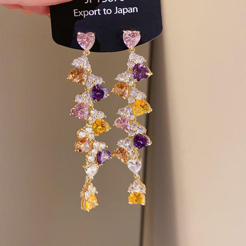 Kwiatowe Perłowe Srebrne Kolczyki Kwadratowe z Diamentami: Elegancka, Wszechstronna Biżuteria dla Słodkiego i Delikatnego Wyglądu.