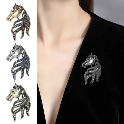 Retro Horse Head Brooch Rhinestone Horse Lapel Pin Vintage Style Alloy Horse Brooch Pin Outfit Accessory for Men Women Coat Shirt Hat