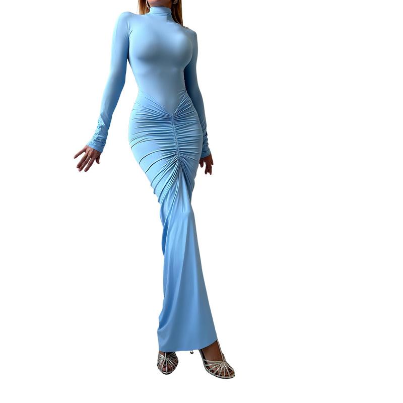 Europäischer und amerikanischer Stil Damenbekleidung Herbst Neu Einfarbige Temperament Schlank und dünn Falten Rollkragen Langarmkleid Langes Kleid