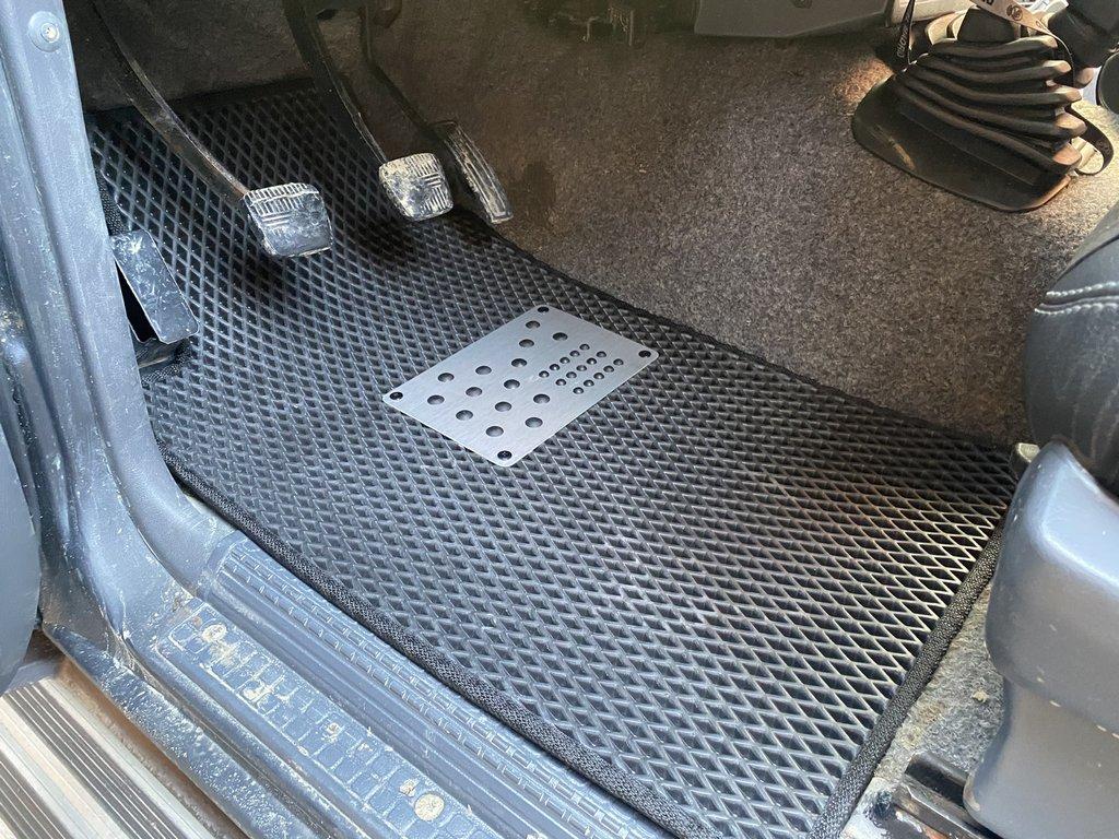 Maty EVA (czarny) 2 kawałki (z przodu) dla Nissana Patrol Y60 1988-1997