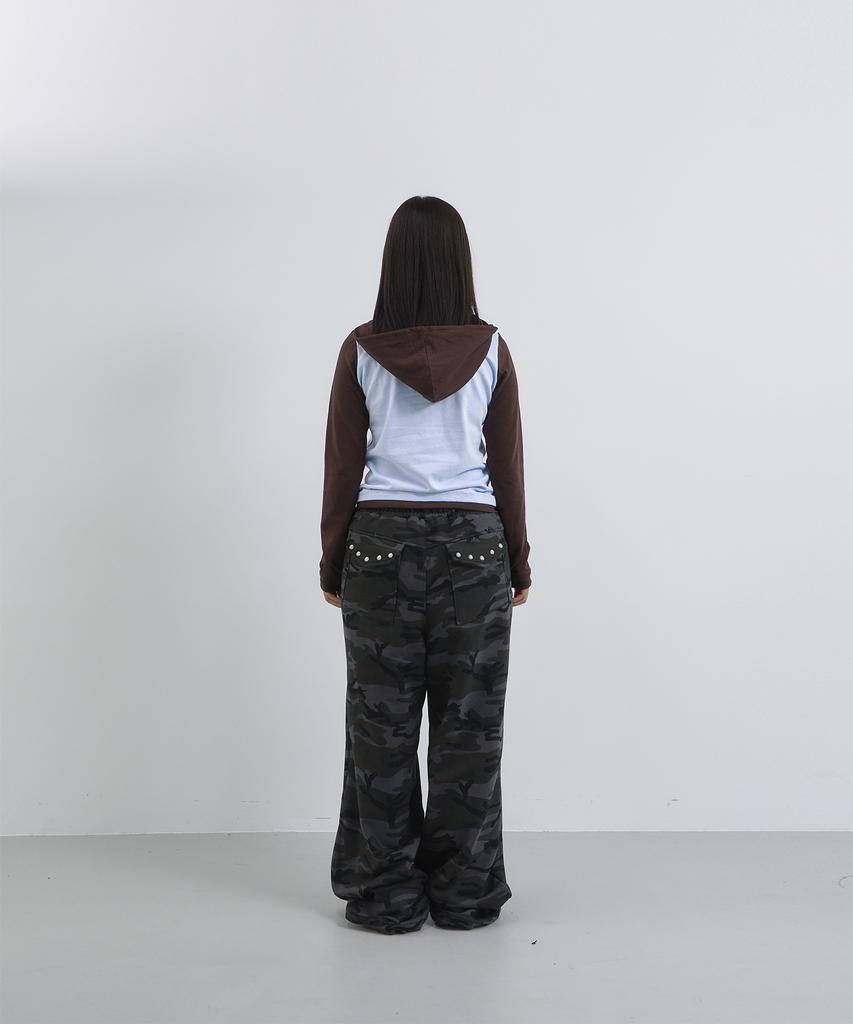 Tansanmageunesyum Studded Sweatpants (Camo Charcoal)