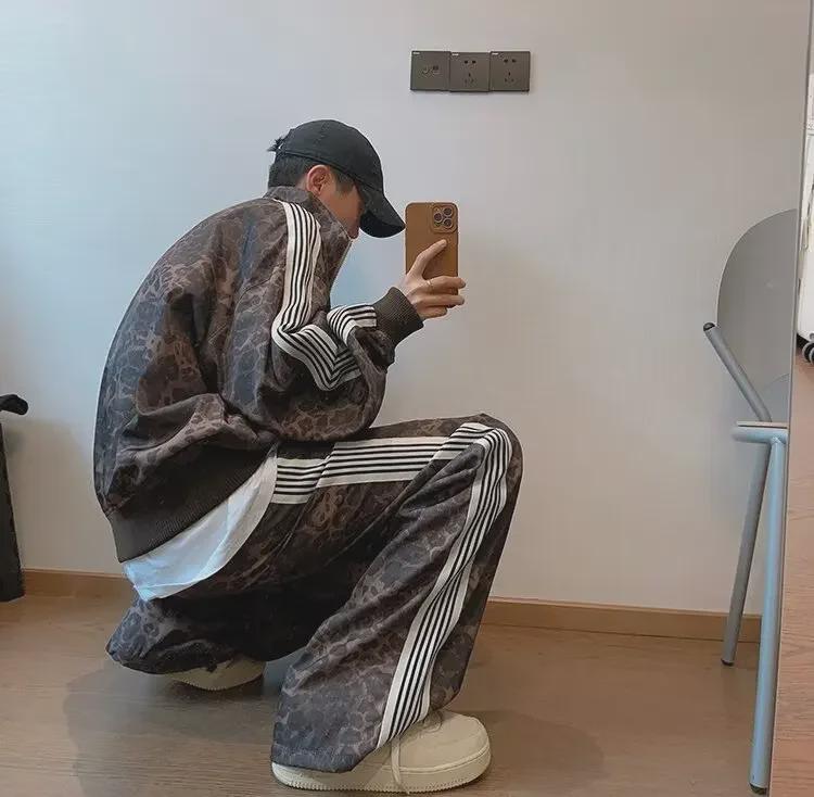 Men's Retro Leopard Print Sports Jacket - Trendy Spring/Autumn Zipper Striped Casual Wear