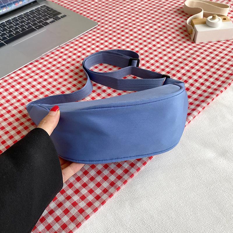 Nylon Messenger Bag Women's 2025 New Trendy Dumpling Bag Lightweight Small Satchel Versatile Underarm Bag Shoulder Canvas Bag