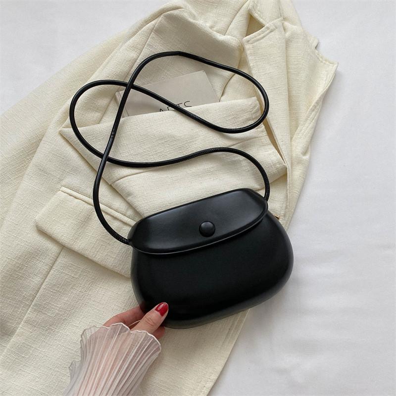 Trendy And Chic Women s Saddle Bag Versatile Small Crossbody Purse With Soft Pu Material чёрный