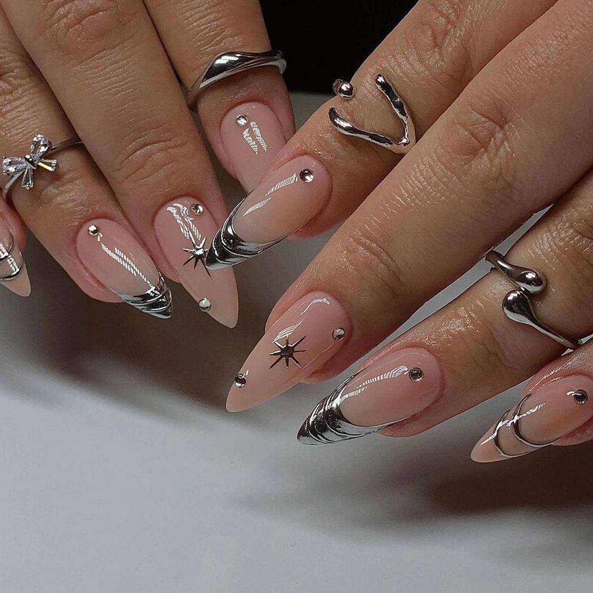 

24 pieces of European and American 3D three-dimensional gilt silver white French almond wearing nail, advanced sense manual point diamond nail art