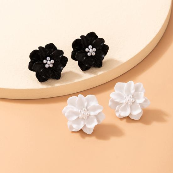 1 Pair Stud Earrings Anti-allergy Decorative Exquisite Temperament Hyperbole Flower Faux Pearl Earrings for Dating