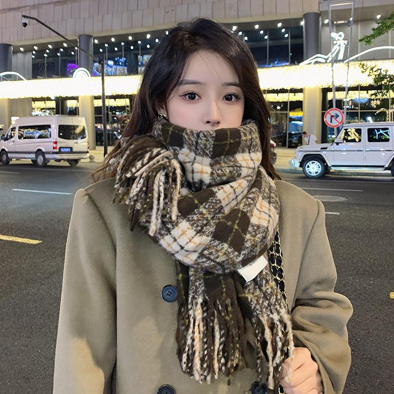 Plaid scarf women's winter high-end Christmas new tassel imitation cashmere shawl warm knitted scarf