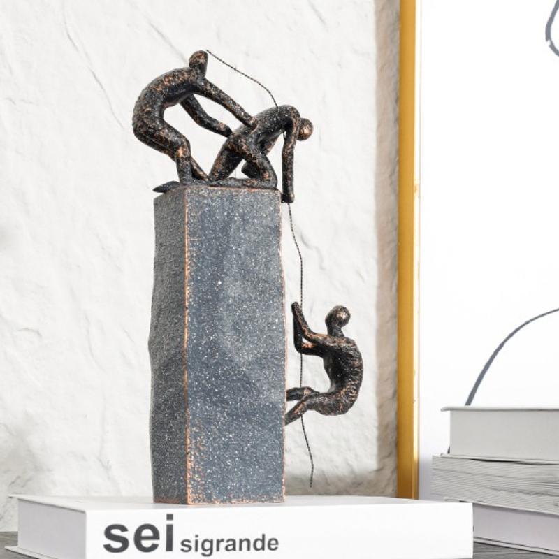 Resin Figurines Creative Climbing Ornament Modern Aesthetic Household Ornaments Living Room Furniture Decoration Accessories