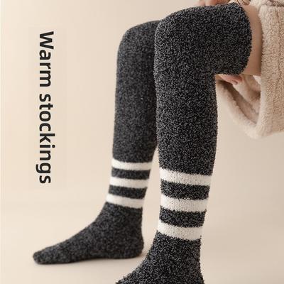 Kniehohe Socken aus Korallenfleece, Verdickte Winter-Langbein-Kniepolster aus Fleece, Locker sitzende Socken für ältere Menschen, Herren-Hausschlafsocken für den Boden