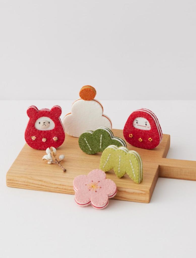 Felt Crafts Book “Enjoy the Seasons Cute Felt Mascots”